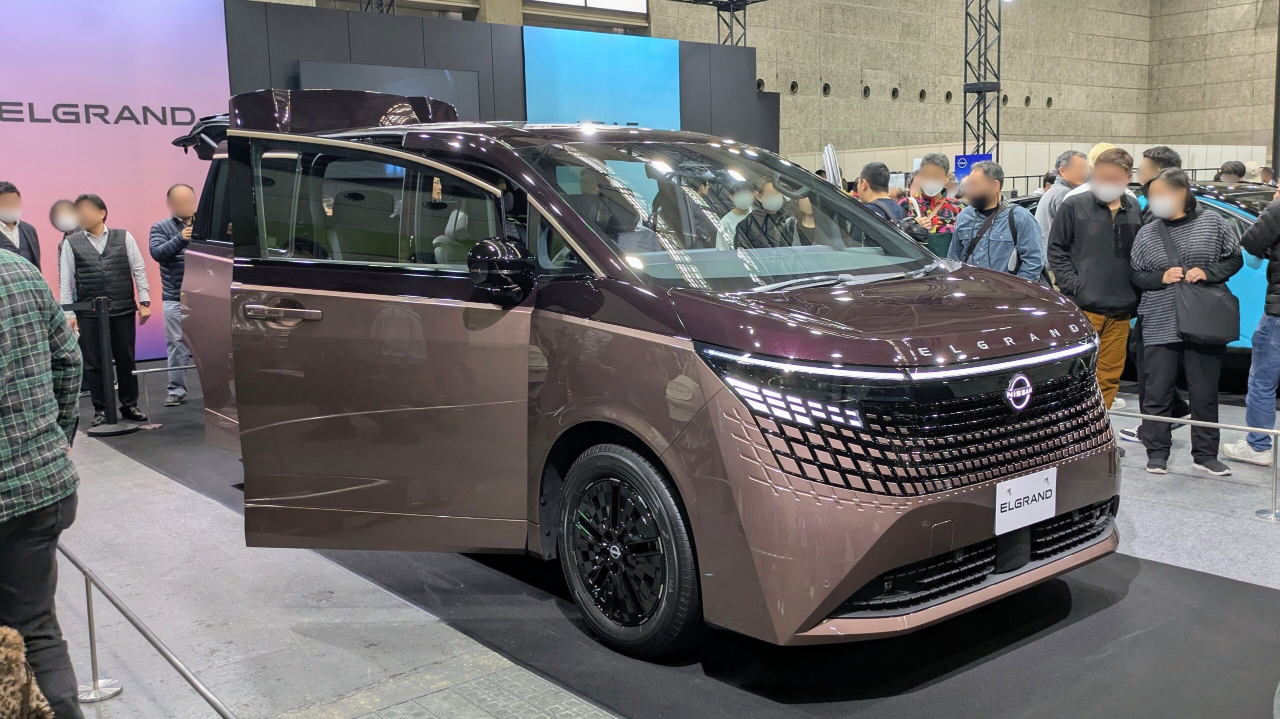新型日産エルグランド（E53型）2025年大阪モーターショーにて